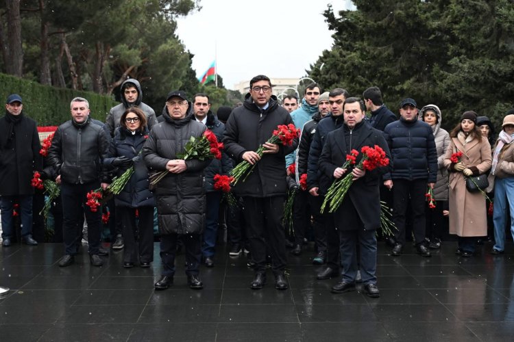  AGİN rəhbərliyi və əməkdaşları Şəhidlər xiyabanını ziyarət etdi