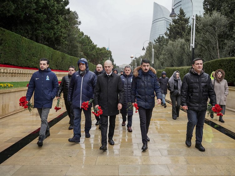 AFFA rəhbərliyi və əməkdaşları Şəhidlər xiyabanını ziyarət etdi