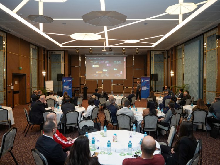  FİFA-nın ekspertləri Bakıda həvəskar futboldan danışdılar