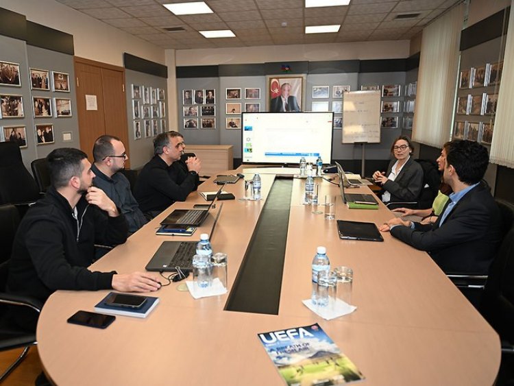  AFFA-da UEFA-nın Kütləvi Futbol üzrə mentoru görüş keçirildi