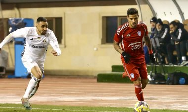 AFFA rəsmisi hakimlərin səhv qərar verdiyini açıqladı - VİDEO