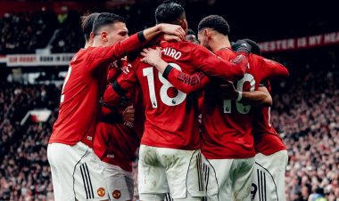  "Mançester Yunayted" Premyer Liqada Maykl Karriklə 4-də 4 etdi