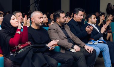 Qurban Qurbanov xanımı ilə Ana Dili Günü tədbirində iştirak etdilər