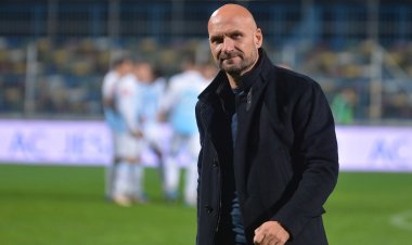 "Sabah"ın keçmiş baş məşqçisi "Osiyek"dən istefaya göndərildi