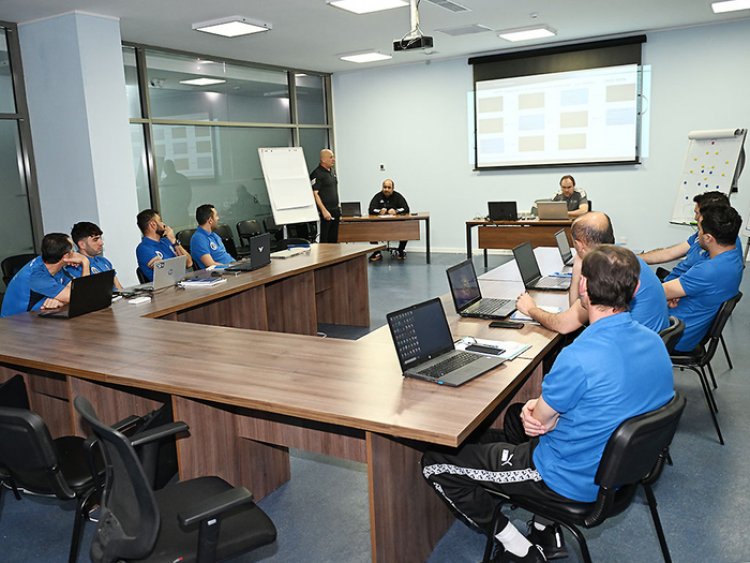 UEFA-nın A kateqoriyalı məşqçi kursunun IV mərhələsi keçirildi