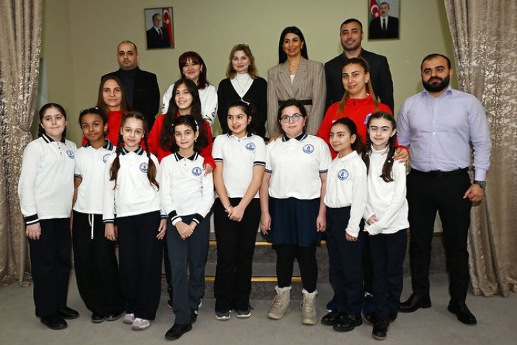  Azərbaycan millisinin üzvləri Bakıda məktəblilərlə görüşdü