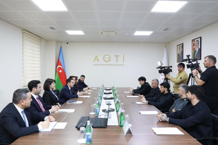 "Qarabağ"ın baş məşqçisi və futbolçuları AQTİ-də oldular