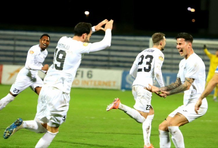 Əliyev Albaniya Super Liqasında növbəti qələbəsini qazandı