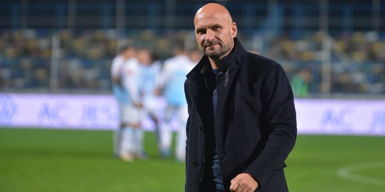 "Sabah"ın keçmiş baş məşqçisinin 4 ayı tamam olmamış qovuldu