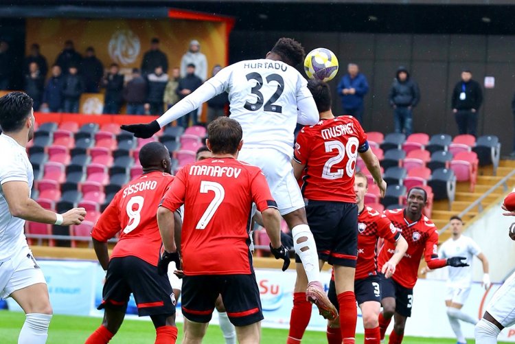 "Turan Tovuz" "Qəbələ"ni məğlub edərək "Qarabağ"a yaxınlaşdı