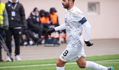 "Bilmirik rəqibə, yoxsa hakimlərə qarşı mübarizə aparaq" - EMİN