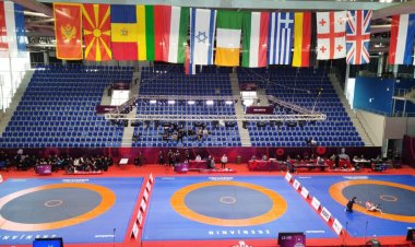  Bu gün Azərbaycanın 5 güləşçisi yarımfinala vəsiqə qazandı