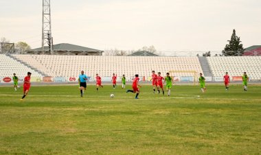 İki stadion federasiyanın əlindən alındı - Baş nazirdən yeni QƏRAR