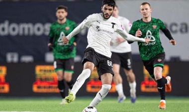 Azərbaycanlı futbolçu Rusiyada turun rəmzi heyətinə seçildi