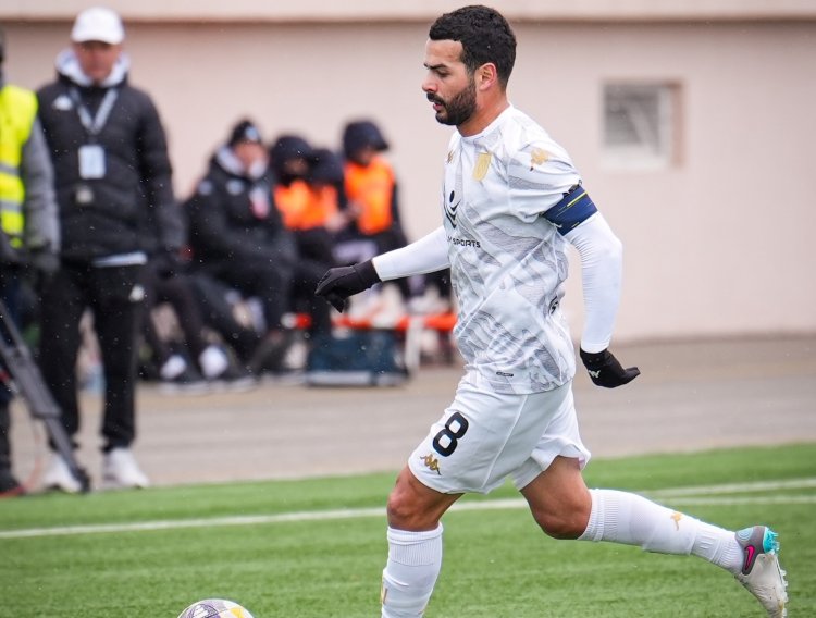 "Bilmirik rəqibə, yoxsa hakimlərə qarşı mübarizə aparaq" - EMİN