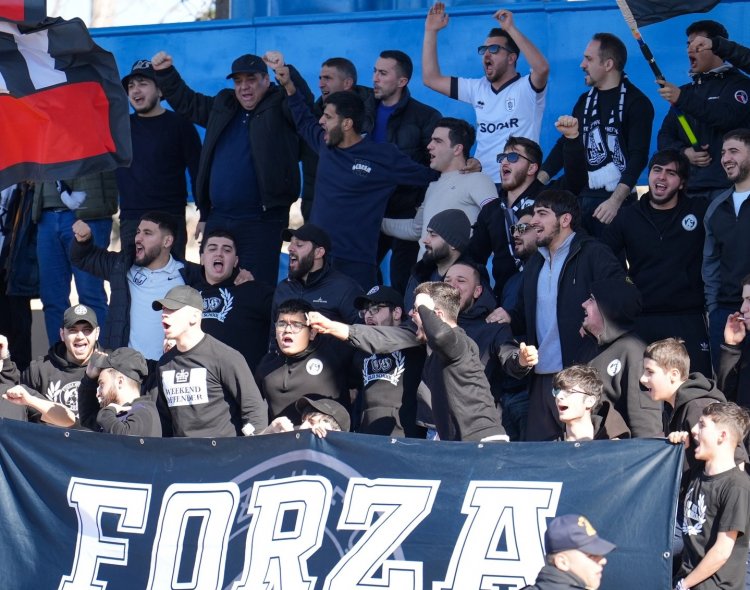 Azarkeşləri "Neftçi"ni ziyana saldı - Məşqçisinə 2 oyunluq cəza verildi