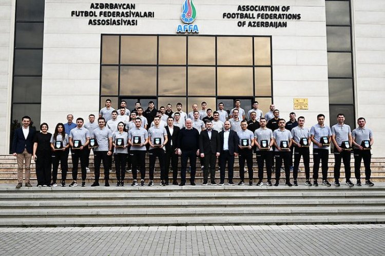 FIFA referiləri üçün vəsiqələr və döş nişanları təqdim olundu
