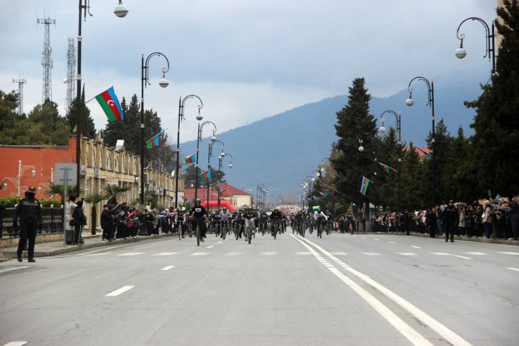 Balakəndə məktəblilər arasında velosiped yarışı təşkil olundu