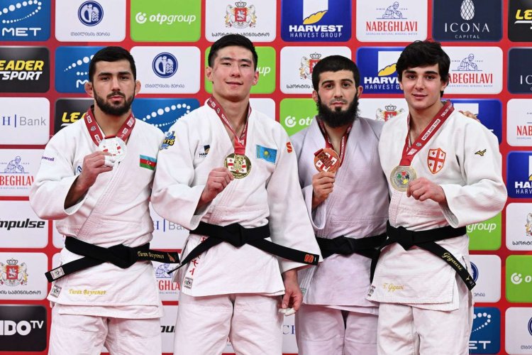 Turan Bayramov "Böyük Dəbilqə" yarışında gümüş medal qazandı