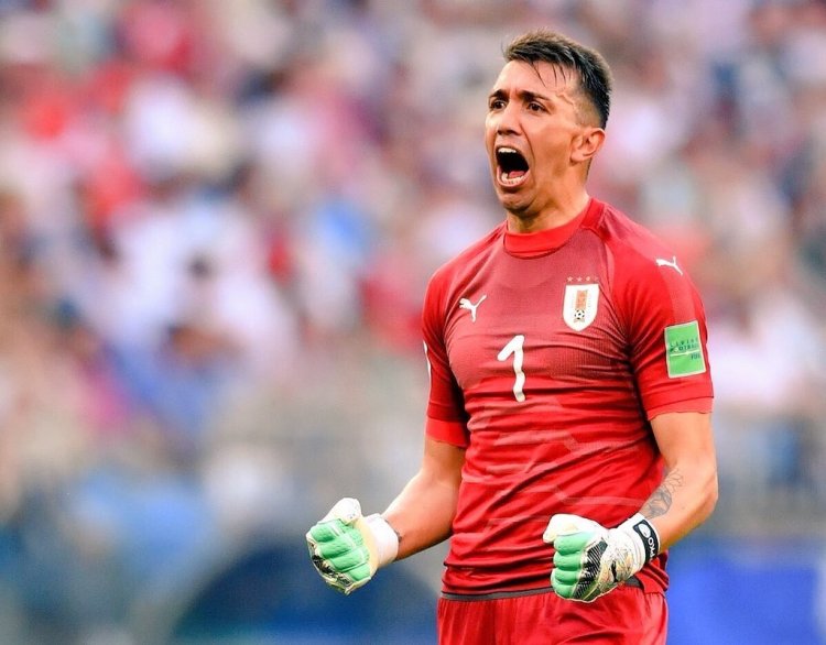 Fernando Muslera milli komanda karyerasını bərpa etdi - RƏSMİ