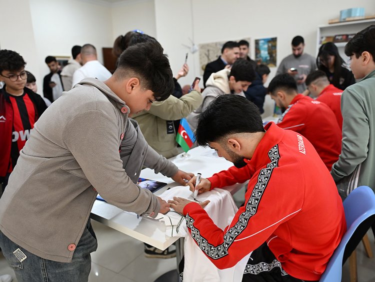 Azərbaycan millisinin üzvləri Sumqayıt Gənclər Evində