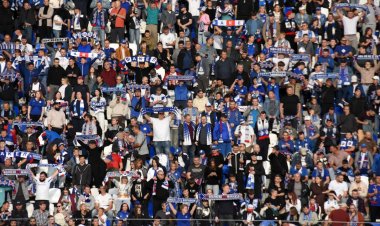  Oyunu stadiondan izləyən azarkeş tribunada vəfat etdi