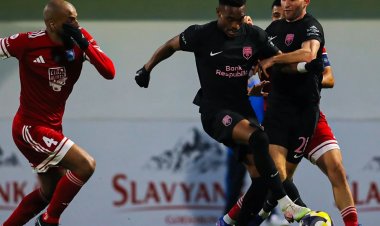  Coy-Lens Mikelsdən 70-ci qol