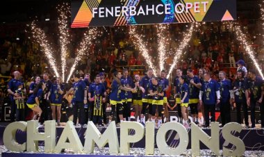 "Fənərbaxça" finalda “Qalatasaray”ı məğlub edib Avroliqanın qalibi oldu