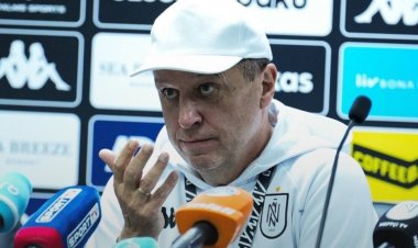 "Bu gün elə hisslər keçirirəm ki, mümkündürsə, sual verməyəsiniz"