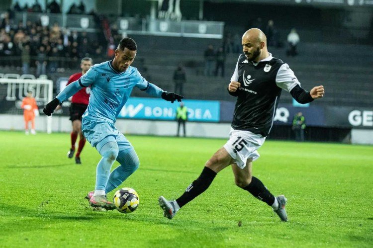 "Neftçi"nin "Sumqayıt", "Qarabağ"ın "Karvan-Yevlax" önündə üstünlüyü