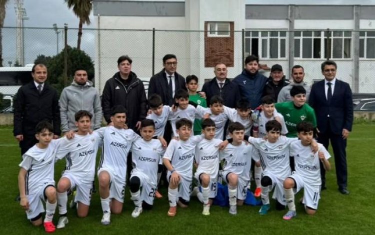 Nazir və səfir “Qarabağ”ın futbolçuları ilə görüşdü