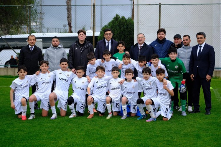 Nazir və səfir “Qarabağ”ın futbolçuları ilə görüşdü