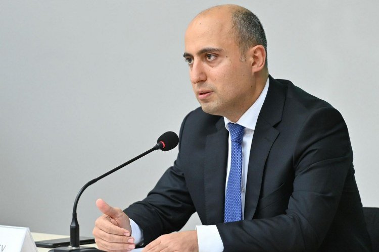 Nazirdən "Neftçi"yə dəstək - FOTO