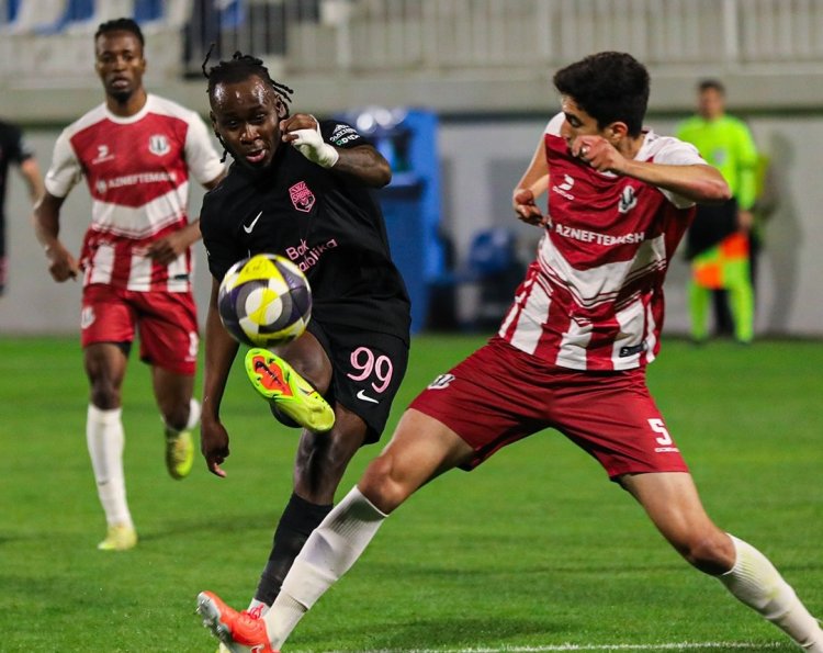  Meydana daxil olan kənar şəxs “Sabah”ı 6500 manat ziyana saldı