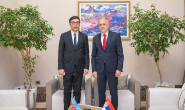 Fərid Qayıbov Bakıda Serbiyanın idman naziri ilə görüş keçirdi