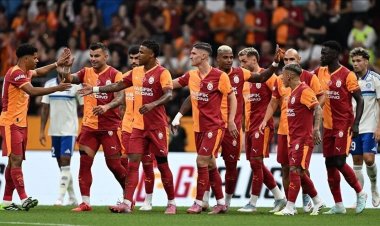  "Qalatasaray"ın futbolçusunu alış-veriş mərkəzində döydülər