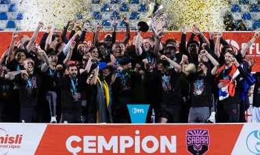 Çempion "Sabah" mükafatlandırıldı