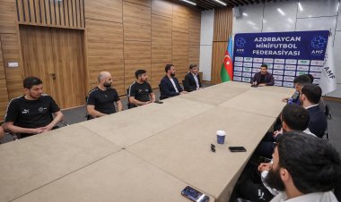 Federasiya prezidenti AÇ-yə gedəcək milli ilə görüş keçirdi
