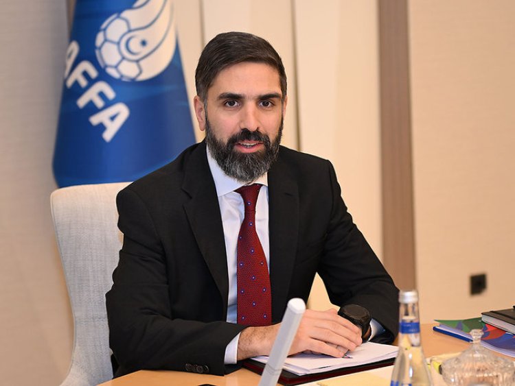 Rövşən Nəcəf "Sabah"ı təbrik etdi
