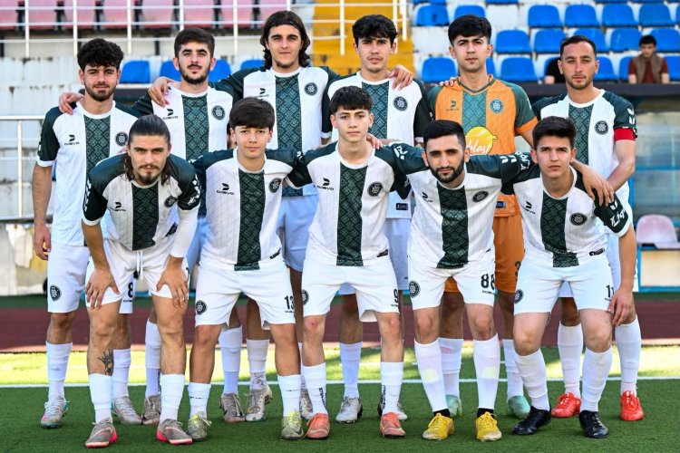 Kapitan futbolçuları oyuna çıxmağa qoymadı - Bölgədə yeni qalmaqal