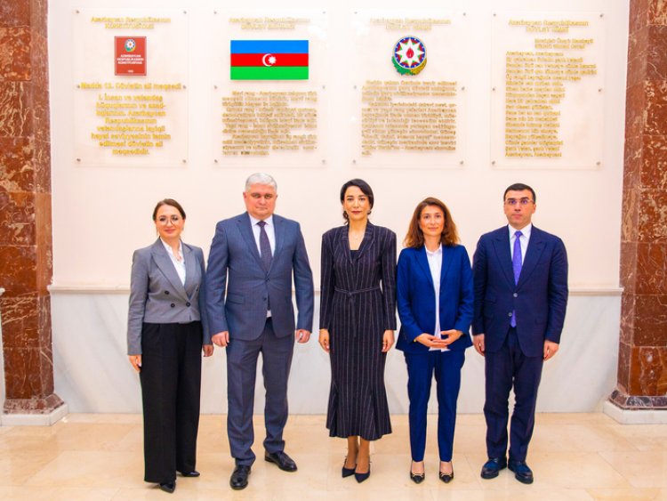  Baş katib Ombudsmanla görüşdü