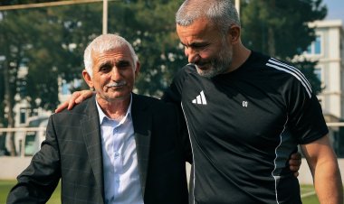 Qurban Qurbanov və futbolçuları həmin dayı ilə görüşdü - FOTOLAR