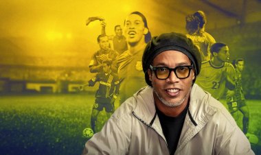  Ronaldinyo böyük futbola qayıdır
