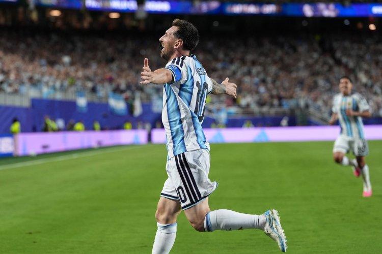 6 dünya çempionatının hamısında qol vuran Messi yeni tarix yazdı