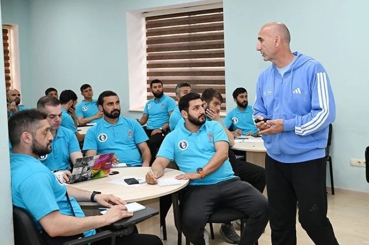   Bölgələrdə UEFA C kateqoriyalı məşqçilik kursları keçirilir