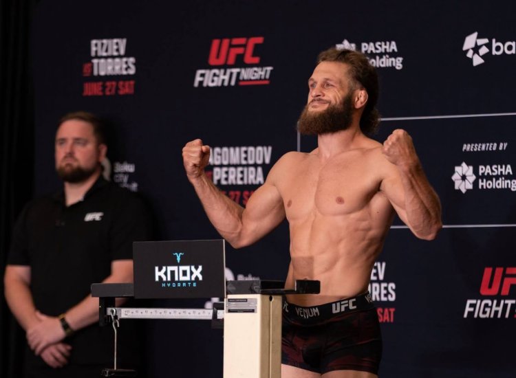  UFC-də çəkiölçmə mərasimi oldu