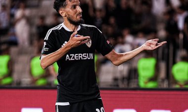 Zubir yubiley qolunu vurdu