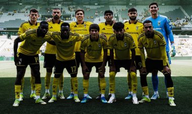 Nəriman Axundzadə İngiltərə klubu ilə matça ilk "11-lik"də çıxdı