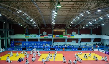  Üçqat dünya çempionu və Olimpiya mükafatçısı Bakıya gəldi