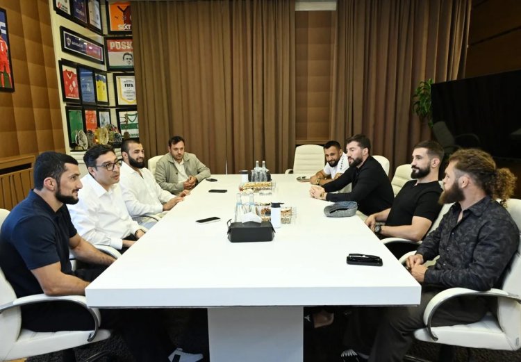 Fərid Qayıbov "UFC Fight Night"da yarışan idmançılarla görüşdü